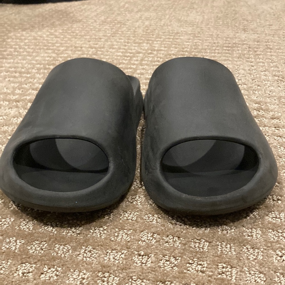Yezzy slides
